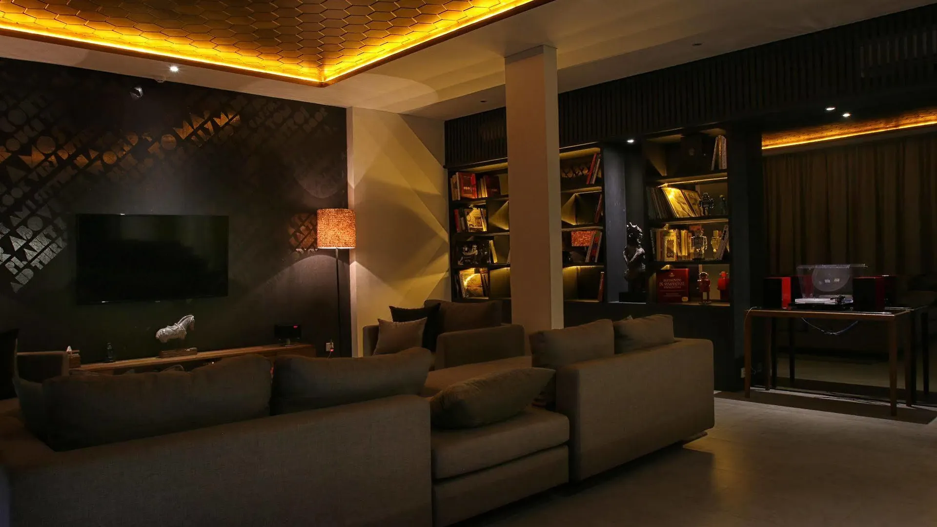 Hu'U Villas Seminyak